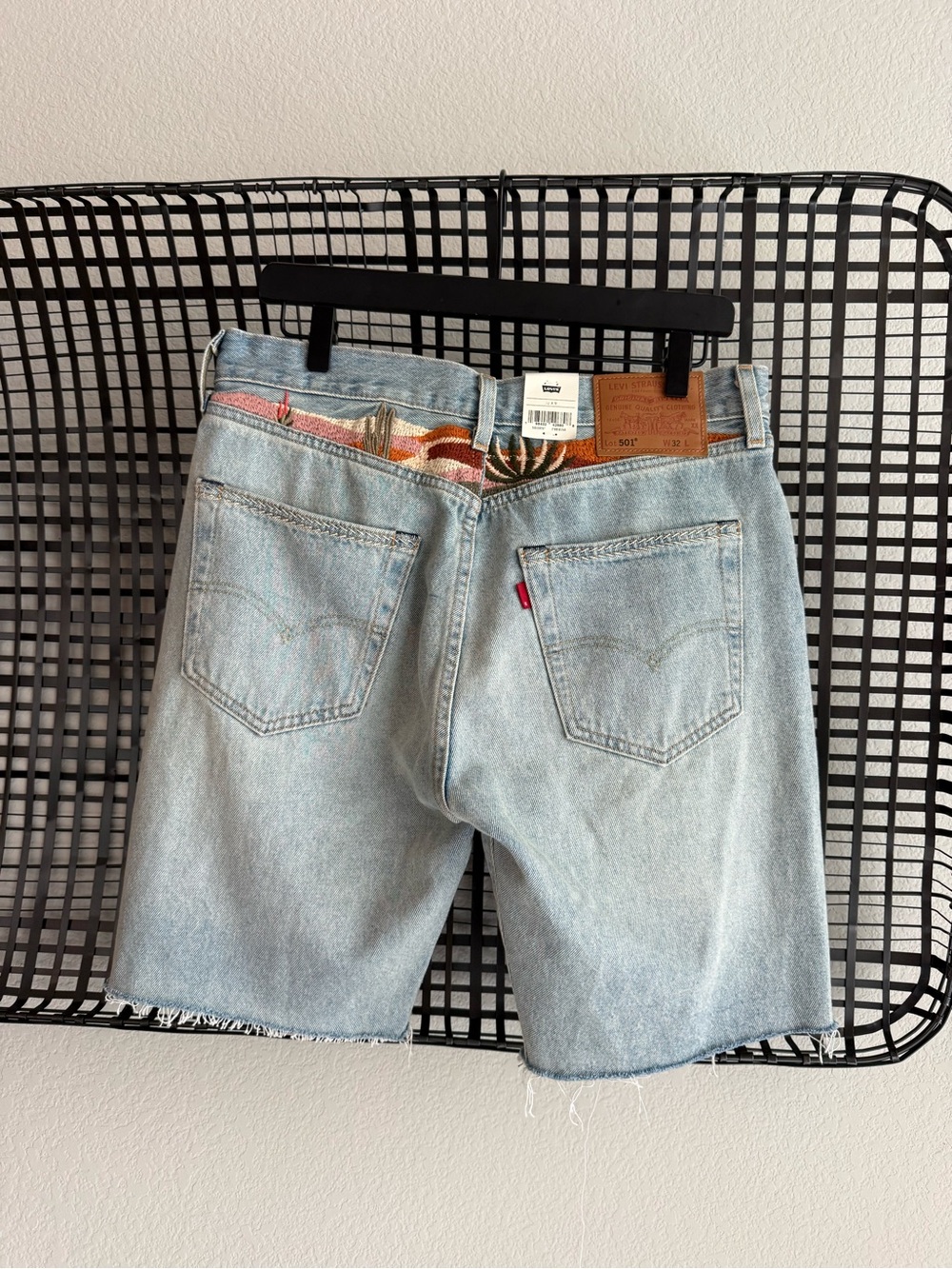 Levi’s 501 mid thigh desert utopia shorts